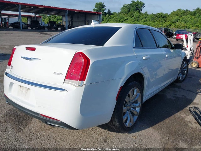 Chrysler 300 2018 2C3CCAAG3JH285915 Image 4