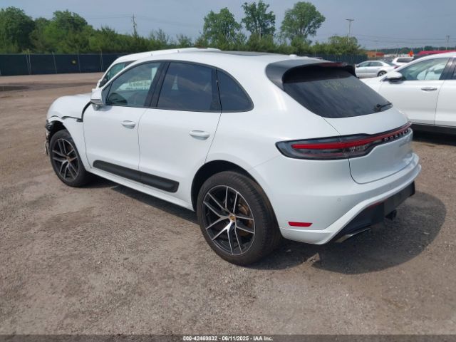 2022 PORSCHE MACAN WP1AA2A50NLB08680 Photo 2