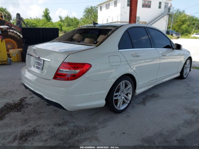 2012 MERCEDES-BENZ C 250 WDDGF4HB3CR194863 Photo 3