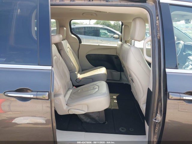 2C4RC1BG5HR729854 Chrysler 2017