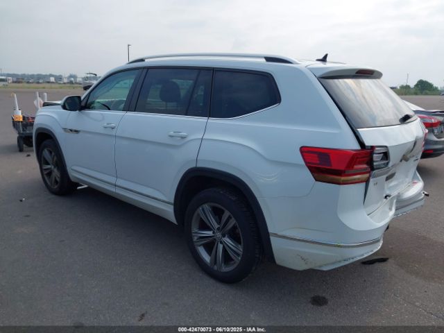 2018 VOLKSWAGEN ATLAS 1V2PR2CA2JC584985 Photo 2
