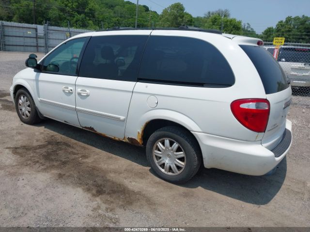 2005 CHRYSLER TOWN & COUNTRY 2C4GP54L35R142559 Photo 2