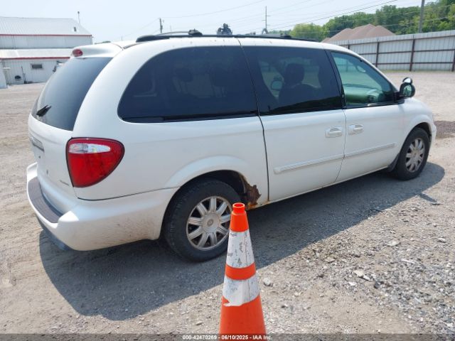 2005 CHRYSLER TOWN & COUNTRY 2C4GP54L35R142559 Photo 3