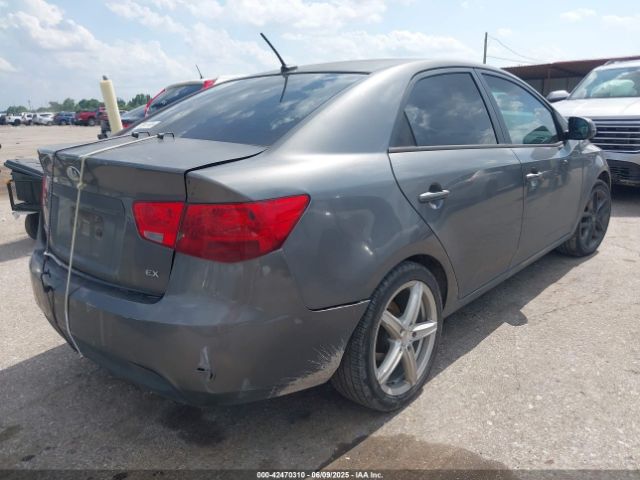 2013 KIA FORTE KNAFU4A25D5725850 Photo 3