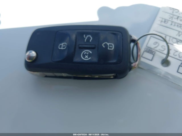 1VWBA7A32JC021923 Volkswagen 2.0 tsi