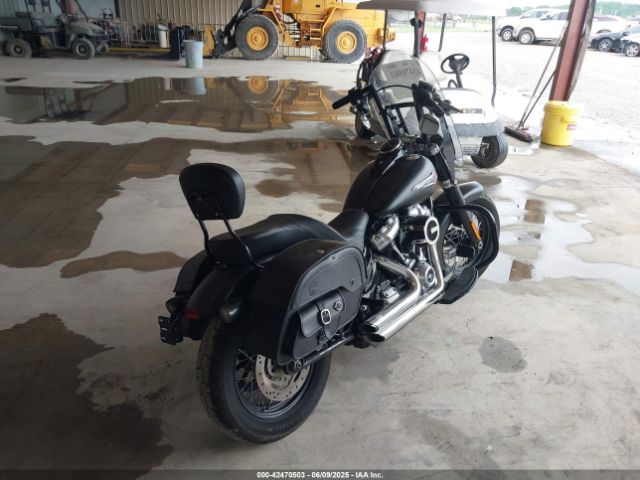 2018 HARLEY-DAVIDSON FLSL 1HD1YDJ1XJC065996 Photo 3