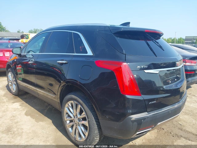 2017 CADILLAC XT5 1GYKNFRS6HZ130626 Photo 2
