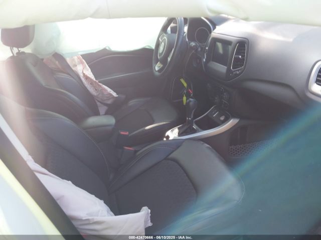 2019 JEEP COMPASS 3C4NJCBB1KT614838 Photo 4
