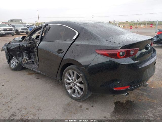 2022 MAZDA MAZDA3 3MZBPABL1NM312394 Photo 2