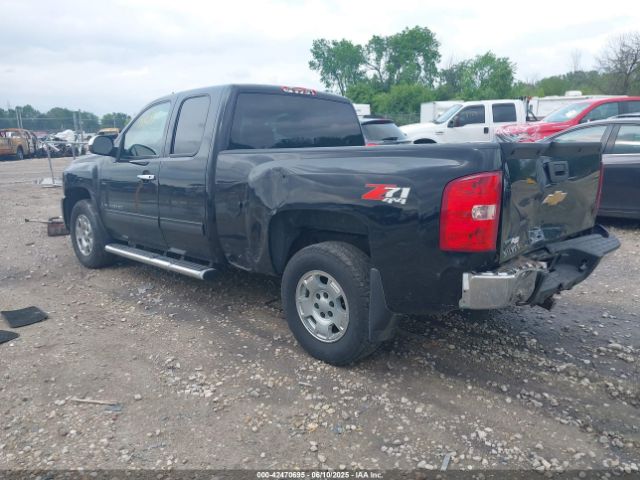 2011 CHEVROLET SILVERADO 1500 1GCRKSE37BZ381313 Photo 2
