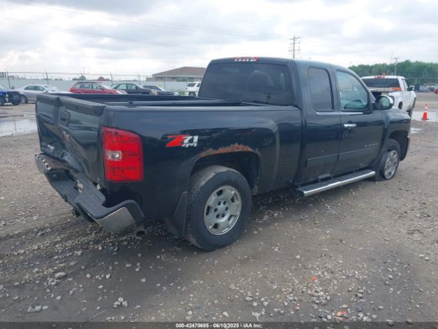 2011 CHEVROLET SILVERADO 1500 1GCRKSE37BZ381313 Photo 3