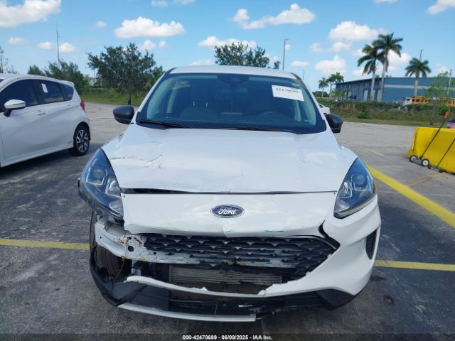 1FMCU0G67NUA25873 Ford ESCAPE SE