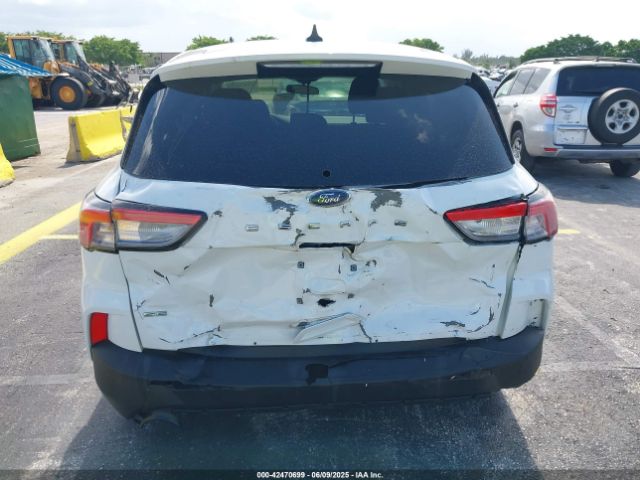 1FMCU0G67NUA25873 Ford ESCAPE SE