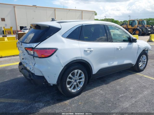 1FMCU0G67NUA25873 Ford ESCAPE SE