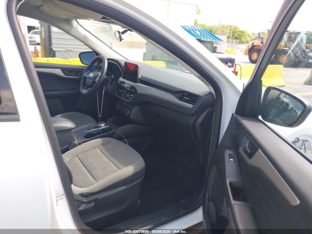 1FMCU0G67NUA25873 Ford ESCAPE SE