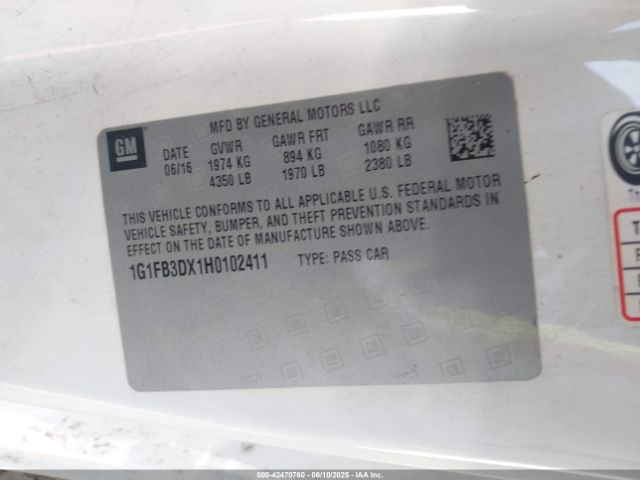 2017 CHEVROLET CAMARO 1G1FB3DX1H0102411 Photo 8