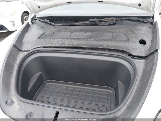 7SAYGDEF8PF800742 Tesla 2023