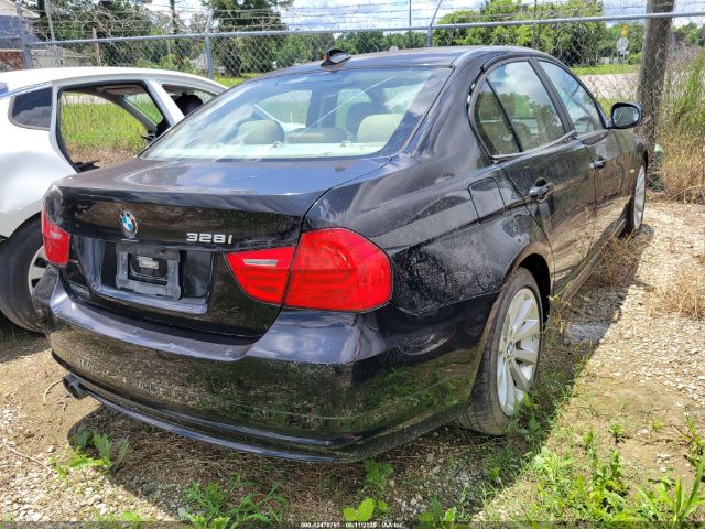 2011 BMW 328I WBAPH7C55BE682965 Photo 3