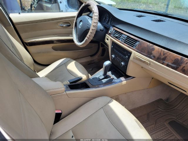 2011 BMW 328I WBAPH7C55BE682965 Photo 4