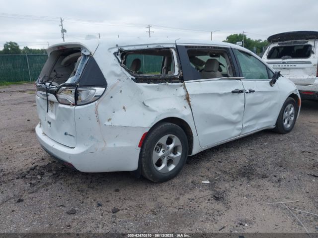 2018 CHRYSLER PACIFICA HYBRID 2C4RC1H74JR295049 Photo 3