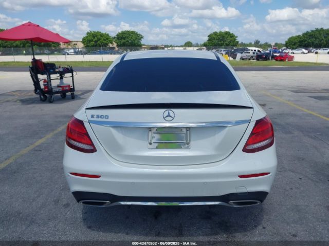 WDDZF4JB2HA068776 Mercedes-Benz E 300