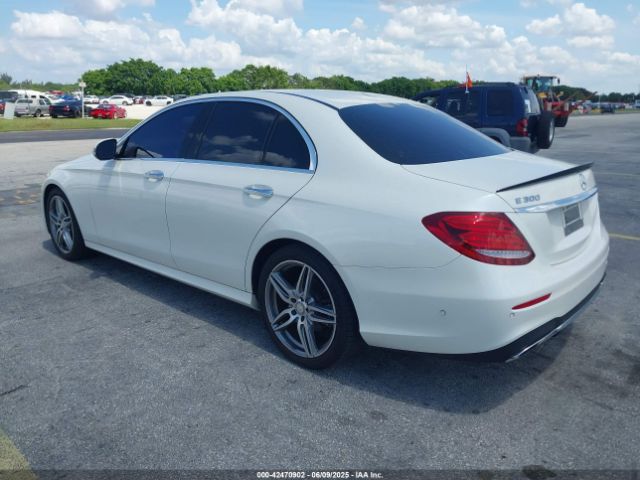 WDDZF4JB2HA068776 Mercedes-Benz E 300