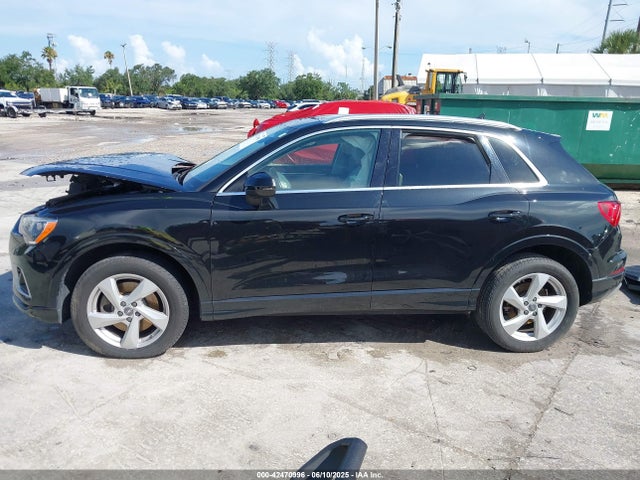 WA1AECF33L1026593 Audi Q3