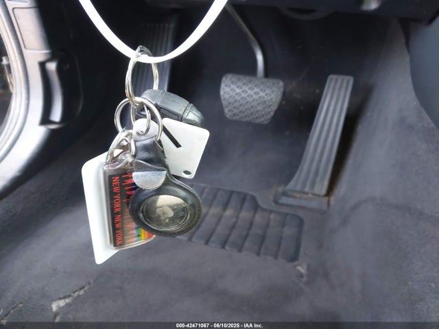 BMW 2014 2014 WBAVM1C52EVW52357 Image 11