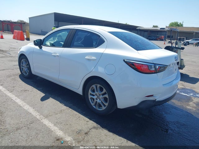 3MYDLBYV4JY320841 Toyota p5v