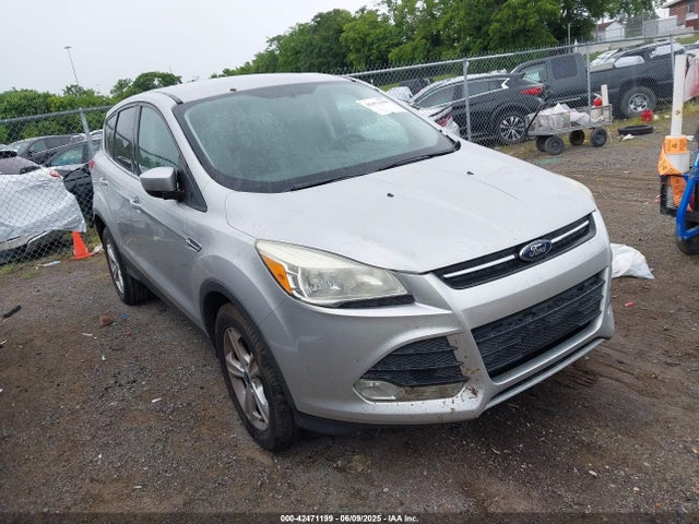 1FMCU0GX8EUA53657 Ford ESCAPE SE