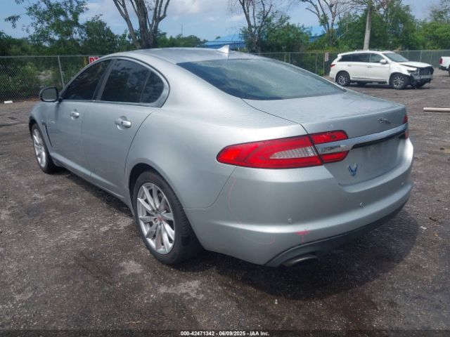 2015 JAGUAR XF SAJWA0FS7FPU73122 Photo 2