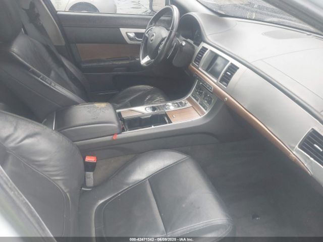 2015 JAGUAR XF SAJWA0FS7FPU73122 Photo 4