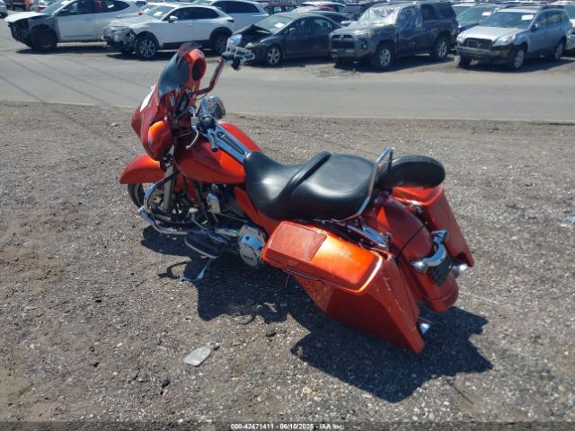 2011 HARLEY-DAVIDSON FLHX 1HD1KBM13BB617086 Photo 2