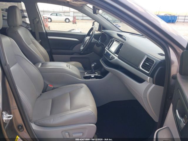 2017 TOYOTA HIGHLANDER 5TDKZRFH4HS193343 Photo 4