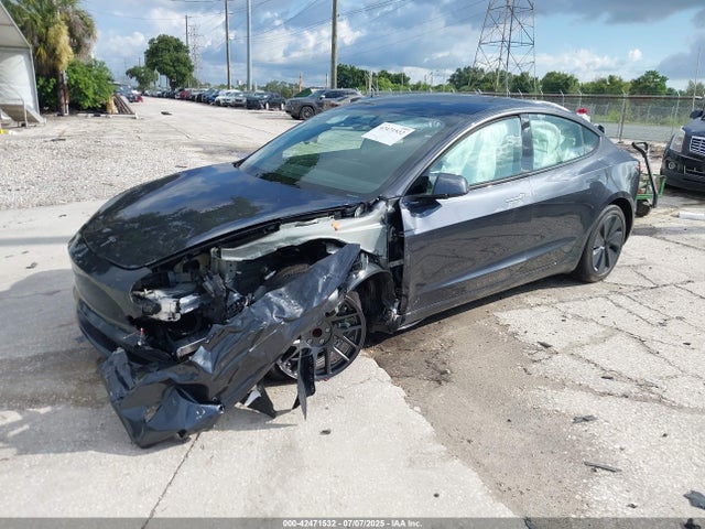 2025 TESLA MODEL 3 5YJ3E1EAXSF905596 Photo 1