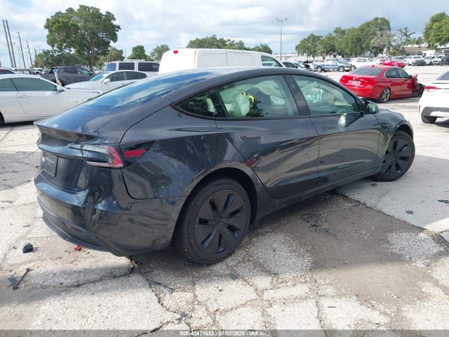 2025 TESLA MODEL 3 5YJ3E1EAXSF905596 Photo 3