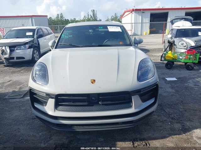 Porsche Macan 2024 WP1AA2A51RLB04370 Image 13