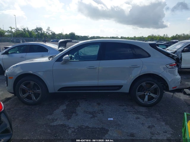 Porsche Macan 2024 WP1AA2A51RLB04370 Image 15