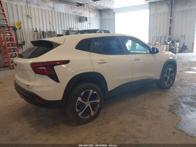 2024 CHEVROLET TRAX KL77LGE27RC201833 Photo 3