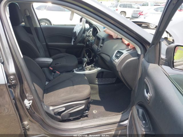2021 JEEP COMPASS 3C4NJDAB9MT566547 Photo 4