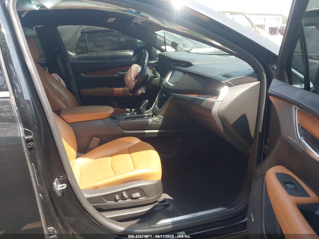 42471871 :رقم المزاد ، 1GYKNDRS9MZ183772 vin ، 2021 Cadillac Xt5 Awd Premium Luxury مزاد بيع