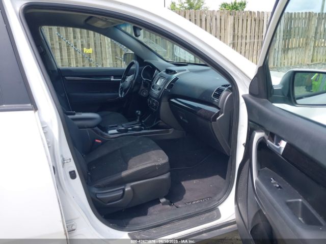 5XYKTCA63EG524801 KIA SORENTO LX