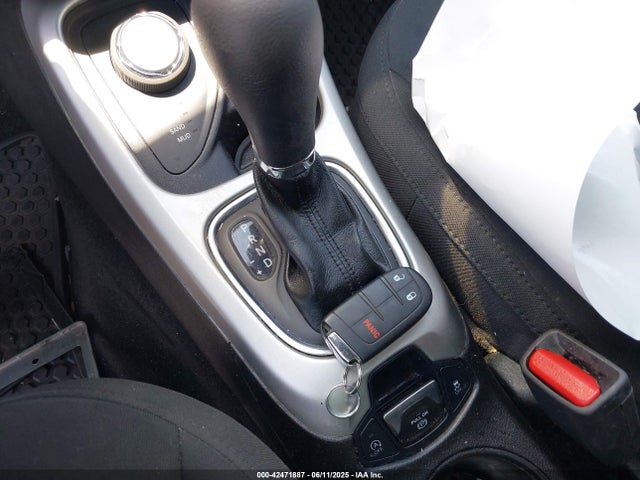 Jeep Compass 2019 3C4NJDAB0KT760803 Image 11