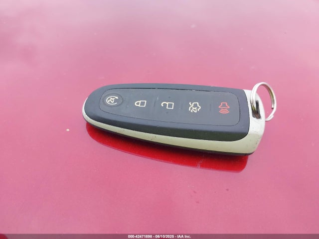 1FMCU0J93HUA25876 Ford Escape Titanium