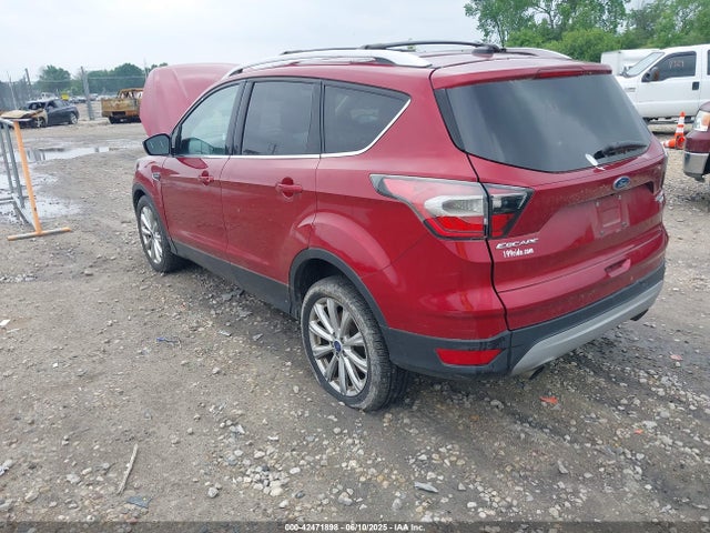 1FMCU0J93HUA25876 Ford Escape Titanium