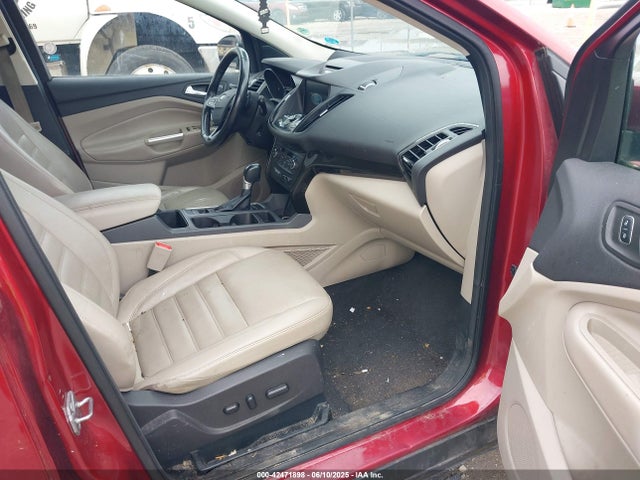 1FMCU0J93HUA25876 Ford Escape Titanium
