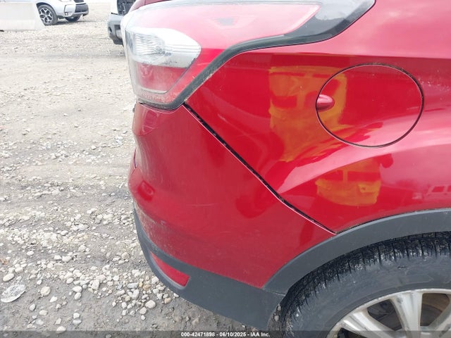 1FMCU0J93HUA25876 Ford Escape Titanium