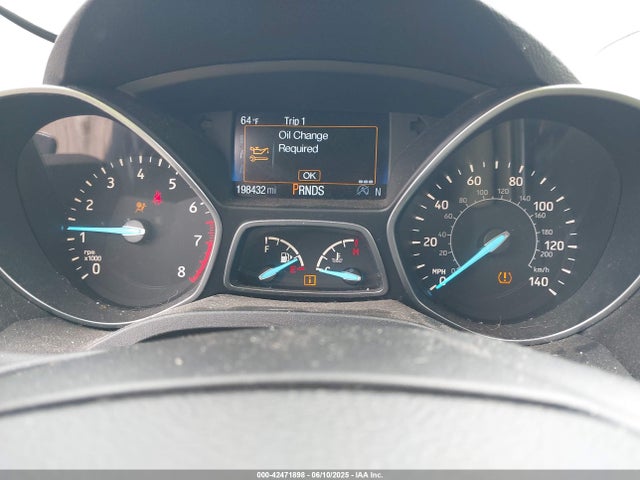 1FMCU0J93HUA25876 Ford Escape Titanium
