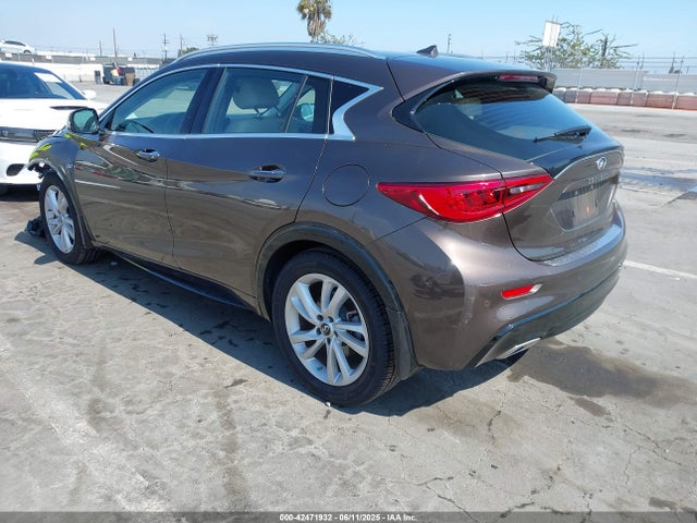 Infiniti m27020 2018 SJKCH5CP5JA054091 Image 3