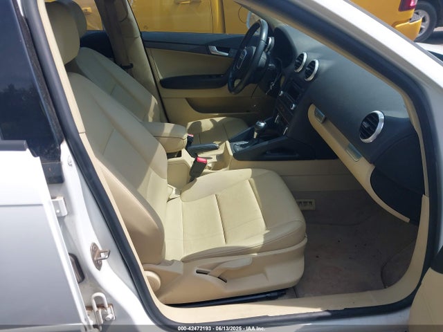 2011 AUDI A3 WAUBJBFM1BA043705 Photo 4